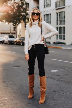 Outfits Mit Leggings, Beige Knee High Boots, Pnw Fall, Tan Knee High Boots, Brown Boots Outfit, Fall Boots Outfit, Camel Boots, Knee Boots Outfit, High Boots Outfit