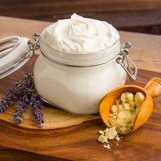 This DIY whipped body butter uses Wild Orange and Grapefruit essential oil to help restore moisture to dry, lackluster skin. Body Care Recipes, Essential Oil Diy, Doterra Recipes, Doterra Oil