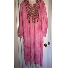 Brand New Muslim Dubai Abaya Pink Tunic For Eid, Festive Long Pink Abaya, Traditional Pink Long Sleeve Abaya, Traditional Long Sleeve Pink Abaya, Traditional Long Pink Abaya, Pink Long Sleeve Kaftan For Eid, Festive Pink Long Sleeve Abaya, Summer Long Sleeve Pink Abaya, Pink Bohemian Long Thobe