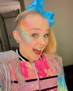 Jojo Siwa Bedroom, Jojo Siwa Costume, Bedroom Decor Ideas Diy, Jojo Outfits, Jojo Siwa Birthday Cake, Bows Party, Jojo Siwa Outfits, Nickelodeon Slime, Glitter Bar