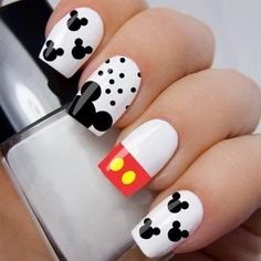 Disney Magic at Your Fingertips: Mickey & Minnie Nail Art Inspiration Mickey Mouse Gel Nails, Disney Character Nails Easy, Mickey Mouse Nails Acrylic, Mickey Mouse Nails Design, Minnie Nail Art, Disney Nails Design, Mickey Nail Art, Nail Art Mickey Mouse, Minnie Mouse Nail Art