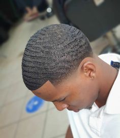 Taper Waves Haircut, Black Men Haircuts Short Fade, Black Man Haircut Fade, Fade Haircut Women, 360 Waves Hair, Types Of Fade Haircut, Waves Hairstyle Men, Taper Fade Short Hair, Types Of Waves