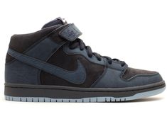 Check out the Nike Dunk SB Mid Obsidian Navy Blue available on StockX Nike Sb Mid, Wedges Shoes Outfit, Sb Dunks, Nike Sb Shoes, Navy Blue Shoes, Jordan Shoes Retro, Nike Sb Dunks, Blue Nike, Dapper Men