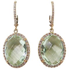 These beautiful drop earrings portray a delicate yet strong vibe of the green amethyst. The frame of diamonds illuminates the natural warm color of the 18k rose gold. Green Amethyst Jewelry, Green Amethyst Earrings, Rose Gold Earring, Vintage Drop Earrings, 18k Gold Earrings, Beaded Earrings Patterns, Amethyst Gold, Green Gems, Earrings Drop