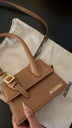 Fashion Names Ideas, Luxury Wishlist, Outfit Brown, Accessories Outfit, Jacquemus Bag, Expensive Bag, My Style Bags, Gif Instagram