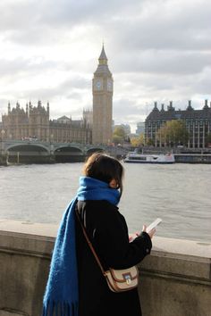 Big Ben photo inspiration, London Christmas photo idea, london lights, london street, christmas lights, aesthetic photo, christmas travel, travel london on christmas, london trip, Noël à londres, voyage londres Noël, #london #londres #christmas #londonchristmas #londresnoel #aestheticphotos #christmastravel Christmas Lights Aesthetic, London In April, London Lights, Lights Aesthetic, England Aesthetic, London Vibes, Travel London, London Trip