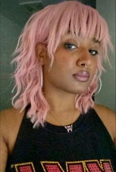 Coloured Shag Hair, Soft Shag Mullet, Lavender Mullet, Feminine Mullet Shag, Gothic Mullet, Short Wolf Cut Mullet, Soft Wolf Cut Hair Short, Short Hair Shaggy Layers, Pink Hair With Fringe