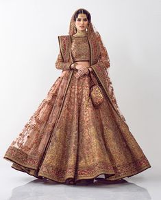 Traditional Bridal Lehenga Choli and Dupatta Dress Luxury Anarkali Lehenga For Marriage, Luxury Anarkali Choli With Pallu, Luxury Elegant Choli With Naqshi Detailing, Luxury Wedding Choli Maxi Length, Luxury Floor-length Choli For Wedding, Luxury Floor-length Dabka Choli, South Asian Bride Dress, Luxury Nida Anarkali Lehenga, Luxury Anarkali Choli For Marriage