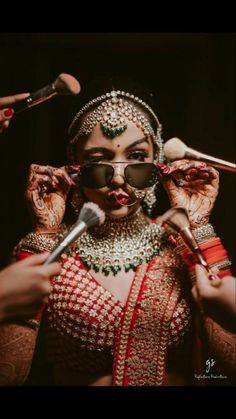 Bridal Makeover Photoshoot, Indian Wedding Photography Bride, Indian Bride Photoshoot Ideas, Dulhan Poses Wedding Photos, Bride Ready Photography, Bride Portrait Indian, Bride Pics Indian