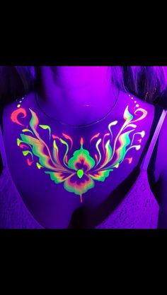 Black Light Paint Ideas Body Art, Neon Tattoo, Glowing Face, Neon Makeup, Glow Paint