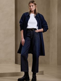 Ultra High-Rise Wide-Leg Crop Jean | Banana Republic Wide Dark Blue Jeans Outfit, Dark Denim Outfit, Chelsea Boot Outfits Women, Chelsea Boots Outfit, High Arches, Winter Boots Outfits, Style Moodboard, Blue Jean Outfits, Shirt Outfits