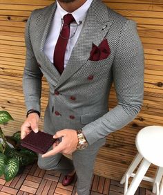 Suit With Red Tie, Wedding Suits Men Grey, Wedding Suit Styles, A Man In A Suit, Blazer Men, Man In A Suit, Mens Fashion Smart