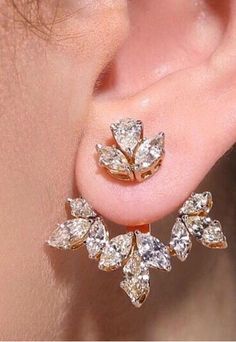 Elegant Diamond Earrings, Diy Stud Earrings, Classic Diamond Earrings, Hop Earrings, Yellow Gold Stud Earrings, Designer Diamond Jewellery, Gold Necklace Indian Bridal Jewelry