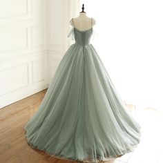 Homecoming Tulle Ball Gown, Tulle Ball Gown For Homecoming, Tulle Ball Gown For Prom Season, Tulle Ball Gown For Prom, Homecoming Tulle Evening Dress With Sweep Train, Tulle Ball Gown For Debutante Ball And Prom Season, Floor-length Tulle Ball Gown For Banquet, Tulle Gown For Homecoming During Prom Season, Tulle Floor-length Ball Gown For Debutante Ball