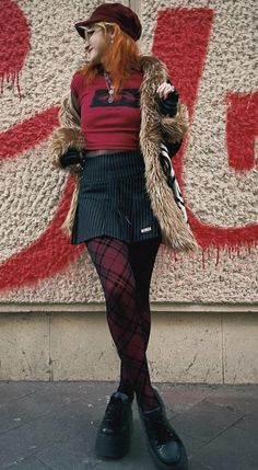 Hipster Christmas Outfit, Outfits With Colorful Tights, Grunge Valentines Day Outfit, Pattern Clashing Outfits, 70s Punk Fashion, Midsize Alt Fashion, Midsize Grunge, Twee Aesthetics, Outfits With Corsets