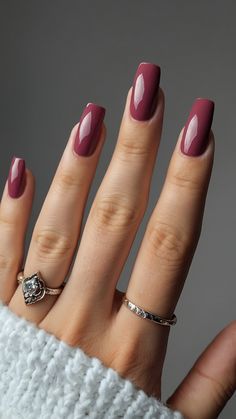 Get inspired for the new season with these trendy fall nails ideas From autumn colors to simple designs cute inspo and trending shades elevate your look from early summer to subtle neutrals Discover fresh fall nail ideas here Summer Autumn Nails, Simple Nail Ideas Neutral Colors, Simple Fall Gel Nails, Subtle Fall Nails, Office Nails, Mint Green Nails