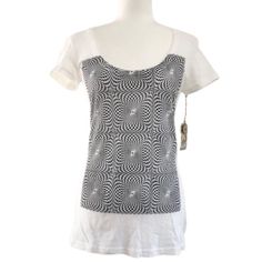 Graphic Print Tee By Converse Featuring: - White Cotton Material - Black Optical Illusion Pattern Geometric Print Design - Short Sleeves - Nicely Scooped Neckline - Slim Fit Women's Size S Small Nwt. New With Tag. Converse White Black Geometric Optical Illusion Pattern Optics Print Tee T-Shirt Blouse Summer Spring Beach Casual Street Women's Fashion Tee Size Small Black Graphic Print Scoop Neck Top, Black Graphic Print Top With Scoop Neck, Black Scoop Neck Top With Graphic Print, Scoop Neck Top With Graphic Print And Stretch, Converse Graphic Print Short Sleeve T-shirt, White Cotton Short Sleeve Top With Graphic Print, White Cotton Scoop Neck Top, White Scoop Neck T-shirt For Summer, Converse Graphic Tee Crew Neck Top