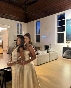 Brazil Party, Paris Trip Outfits, White Dress Outfit, 2000s Outfits, Super Rich Kids, Inspo Pics, Cute Friend Photos, Girl Swag, Party Outfits