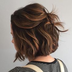 Caramel Balayage For Brown Bob Cute Medium Length Hairstyles, Brunette Balayage, Brown Balayage, Trendy Hair Color, Penteado Cabelo Curto