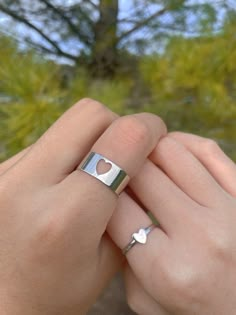 Men And Women Matching Jewelry, Matching Jwellary Couple, Bf And Gf Matching Rings, Matching Rings For Couples Aesthetic, Couple Items Gift Ideas, Marching Rings, Nice Couple Photos, Valentines Day Gifts For Him Romantic, Cute Couples Gifts