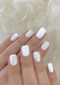 Short Nails For Hoco, Nail Ideas For New Years Eve, Snowy Nails White Glitter, White And Silver Nails Short, Christmas Nails White Glitter, White Snowflakes Nails, White Ombre Nails With Design, Sparkle Winter Nails, White Glitter Christmas Nails