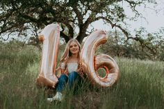 16 Year Photo Shoot, Simple Sweet 16 Photoshoot, Sweet 16 Poses Photography Picture Ideas, 16 Picture Ideas, Sweet 16 Fall Photoshoot Ideas, 16 Birthday Picture Ideas