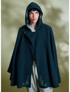 Lord Of The Rings Cloak, Frodo Cosplay, Elven Cloak, Lord Of The Rings Frodo, Green Cloak, The One Ring, Bedroom Book, Fellowship Of The Ring, Girls Outerwear