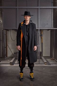 See the complete Off-White Fall 2015 Menswear collection. Futuristic Fashion Male, Mens Wardrobe, Mountain Wear, Winter Swag, Modern Wear, Streetwear Men, Futuristic Fashion, Mens Fall, Menswear Collection