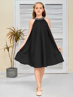 Stay stylish and comfortable in this fashionable Hanging Collar Chiffon Junior Bridesmaid Dress. Featuring a lightweight chiffon fabric and a fashionable hanging collar, this dress is perfect for any special occasion. The comfortable fit makes it a great choice for bridesmaids. Rust Bridesmaid Dress, Bridesmaid Dresses Dusty Sage, Plum Bridesmaid Dresses, Dress Satin Bridesmaid, Bridesmaid Dresses Satin, Floral Bridesmaid Dresses, Sequin Bridesmaid, Velvet Bridesmaid Dresses, Sequin Bridesmaid Dresses