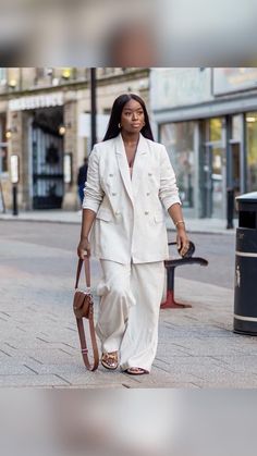 Denim Attire, Casual Chic Outfits, White Suit, Effortlessly Chic Outfits, Woman Suit Fashion, Classy Casual Outfits, Stylish Work Outfits, Classy Casual, Casual Chic Outfit