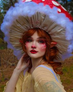 Mushroom Makeup, Mushroom Outfit, Mushroom Costume, Elf Cosplay, Fair Outfits, Mushroom Fairy, Fairy Makeup, Kesha, Mushroom Art