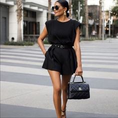 Sleeveless Polyester Elastane Wear As Dress Or Shirt Lisa Vidal, Alpa Rama, 30s Style, Cooler Look, Looks Street Style, Looks Black, Looks Chic, Mini Shift Dress, Mode Inspiration