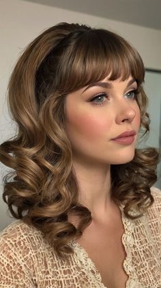 wedding hairstyles half length with bangs Bridesmaids Hair With Bangs, Hollywood Curls With Bangs, Wedding Hairstyle Bangs, Medium Length Hair Styles Wedding Guest, Mid Length Wedding Hairstyles, Wedding Guest Hair And Makeup, Medium Length With Bangs, Golden Chocolate, Wedding Guest Hair