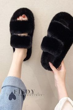 Fisdy - Pantuflas de piel sintética de primera calidad con doble correa y exterior de peluche lujosamente suave - Ideales para descansar en casa de forma cómoda y acogedora Womens Outdoor Fashion, Fluffy Shoes, Flats Outfit, Faux Fur Slippers, Fur Slippers, Slippers Women, Casual Home, Hair Clothes, Outdoor Fashion