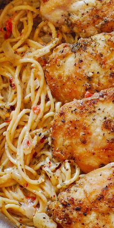 Seared Chicken Breasts (four) over spaghetti pasta in creamy Parmesan Sauce in a pan Budget Dinners, Italian Chicken Pasta, Chicken And Noodles, Parmesan Cheese Sauce, Chicken And Pasta, Resep Pasta, Creamy Chicken Pasta, Italian Chicken, Andouille