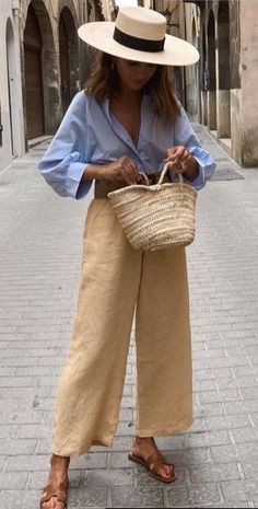 Mode Over 50, Tan Linen Pants, Outfit For Petite Women, Outfits For Petite, Wide Legged Pants, Chique Outfit, Mode Boho