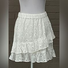 Pull On Style Elastic Stretch Waistband Floral Eyelet Tiered Design Fully Lined New !! Length 17” Waist 14” Across Flat Jean Pencil Skirt, Leather Pleated Skirt, Y2k Skirt, Blue Mini Skirt, White Denim Jeans, Denim Skirt Women, Denim Pencil Skirt, Womens Pencil Skirts, Pencil Skirt Black