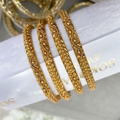 Intricate etched leaf detail matt Gold bangles. Sold as set of 4. Ready to ship as seen with gift box. Simple Gold Bangle, Gold Bangles Indian, Bangle Box, Gold Bangle Set, Gold Jewellry, Bridal Choker, Bridal Necklace Set, Bangles Design, Bangles Jewelry Designs