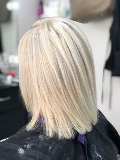 Platinum Blonde Highlights Short Hair, Short Blonde Haircut, Icey Blonde, Short Platinum Blonde Hair, Blonde Layered Hair, Perfect Blonde Hair, Blonde Hair Transformations, Haircuts For Medium Length Hair, Light Blonde Hair