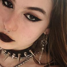 Machiaj Smokey Eyes, Maquillage Goth, Rock Makeup, Eyeliner Ideas, Maquillage On Fleek, Punk Makeup, Alt Makeup, Alternative Makeup