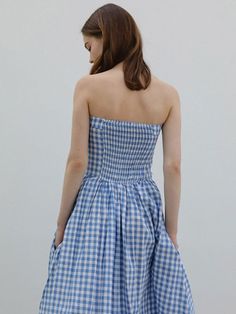 This is HYBERNAT’s maxi dress offers a lovely look with its checkered pattern, adding a cheerful vibe to your outfit. The off-shoulder design allows you to create a feminine mood. With smocked banding at the back, it offers great stretchability for comfortable wear.- Perfect for daily wear- Can be paired with various styles of accessories to create different looks- The checkered pattern serves as the focal point of the outfit Spring Sleeveless Smocked Gingham Dress, Sleeveless Gingham Smocked Dress For Spring, Summer Gingham Smocked Sleeveless Dress, Gingham Maxi Dress For Summer Day Out, Summer Gingham Maxi Dress For Day Out, Summer Gingham Smocked Dress, Spring Gingham Smocked Dress For Picnic, Spring Picnic Gingham Smocked Dress, Spring Gingham Maxi Dress For Brunch