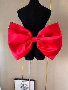 Friends, welcome to my shop. This bow is handmade with high-quality satin. All photos in this shop are taken by mobile phone, without any modification, and are taken in kind. For custom special colors or sizes, we will arrange production and delivery within 15 to 20 days. If you have urgent needs, please be sure to contact us. Custom styles and colors will not be refunded once confirmed. But if you have any quality or other problems, please feel free to contact us, we will try our best to solve Red Bow Dress, Belt Bow, Giant Bow, Skirt Bow, Special Colors, Bow Skirt, Dress Bow, Wedding Sash Belt, Bow Belt