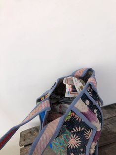 Пэчворк-сумка / Хлопковая сумка Kantha / Сумка для рук Stich / | Etsy Россия Vintage Multicolor Patchwork Shoulder Bag, Vintage Multicolor Everyday Satchel, Vintage Multicolor Satchel For Everyday, Vintage Blue Shoulder Bag With Handles, Vintage Blue Double Handle Bag, Vintage Blue Double Handle Shoulder Bag, Vintage Hand-stitched Bags For Everyday Use, Handmade Vintage Blue Shoulder Bag, Vintage Multicolor Bags For Daily Use