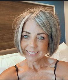 Short French Bob Hairstyles, Gray Bob, Grey Bob Hairstyles, Silver Haired Beauties, Grey Bob, Bob Haircut Ideas, Going Grey, Layered Bob Haircuts