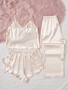 Online Fashion, Sleepwear Sets, Fashion Online Shop, Pajama Set, All Fashion, Color Blocking, Pajamas, Latest Trends, Style Inspiration