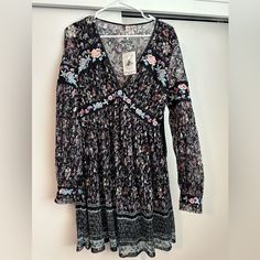 Women’s Lace Anthropologie, Dress New With Tags, Never Worn Black V-neck Boho Dress For Spring, Casual Black Boho Dress With V-neck, Casual Black V-neck Boho Dress, Black Fitted Boho Dress For Spring, Fitted Black Boho Dress For Spring, Casual Black Long Sleeve Boho Dress, Leopard Print Wrap Dress, Gauzy Dress, Cream Mini Dress