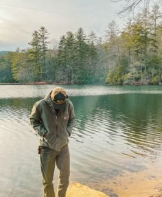 Outdoors Style Men, Granola Cowboy Aesthetic, Outdoorsman Aesthetic, Mountain Men Aesthetic, Carhartt Aesthetic Men, Granola Boy Style, Farmer Boy Aesthetic, Granola Boyfriend, National Park Outfit Ideas