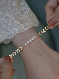 Inexpensive Jewelry, The Bangles, Handmade Jewelry Tutorials, Jewelry Accessories Ideas, Gold Bracelets, Fancy Jewelry