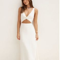 I Bought Two Sizes And Didn't Return One In Time! I Wore The Medium Size To My Bridal Shower And Received So Many Compliments. Small Still Has Tags And Was Never Worn! Elegant Cutout Dresses For Vacation, Elegant Beach Dress With Cutout Details, Elegant Beach Dress With Cutout, Elegant Cutout Maxi Dress For Vacation, Elegant Cutout Maxi Dress For Brunch, Elegant Midi Dress With Cutout And V-neck, Sleeveless Cutout Dress For Wedding, Elegant Cutout Midi Dress For Brunch, White V-neck Cutout Dress