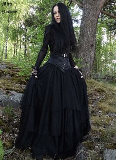 Victorian Gothic Outfit Women, Divination Witch Outfit, Gothic Dress Elegant, Gothic Style Fashion, Goth Outfit Inspo, Goth Prom, Vampire Fashion